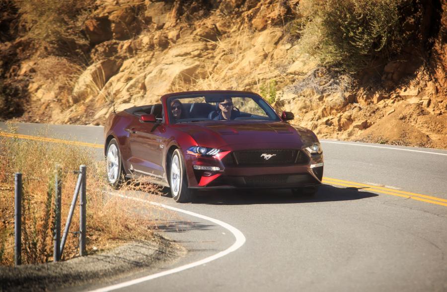  Ford Mustang GT Convertible 2017 года  (NA) (фото 7 из 7)